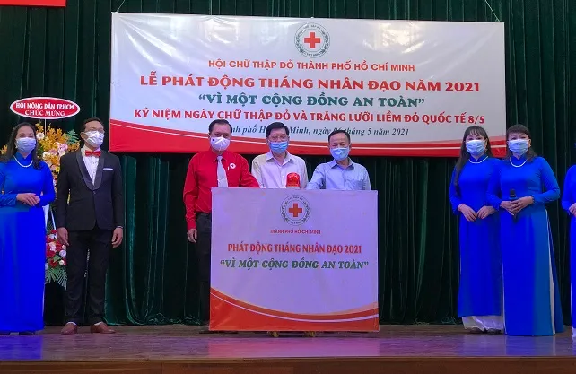 Hội Chữ thập đỏ Thành phố Hồ Chí Minh tổ chức lễ phát động thực hiện “Tháng Nhân đạo” năm 2021 1