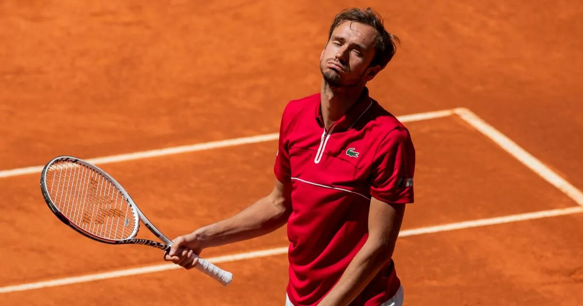 Madrid Masters 2021: Rafael Nadal vào tứ kết - Medvedev, Tsitsipas và Rublev cùng bị loại