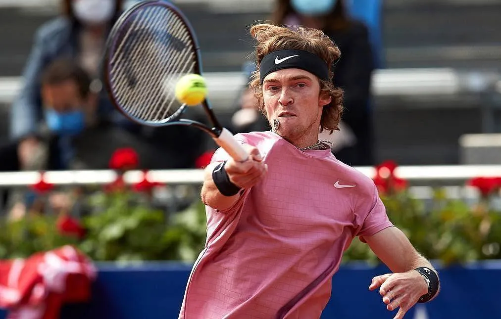 Madrid Masters 2021: Rafael Nadal vào tứ kết - Medvedev, Tsitsipas và Rublev cùng bị loại