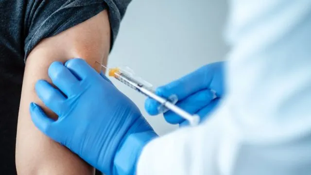 Ca tử vong sau tiêm vắc xin phòng COVID-19: Sốc phản vệ trên nền cơ địa dị ứng Non Steroid 1