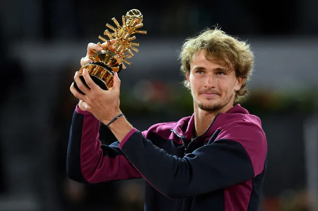 Madrid Masters 2021: Đánh bại Berettini, Zverev lần thứ hai lên ngôi vô địch