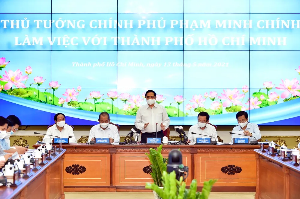 Thủ tướng Phạm Minh Chính phát biểu tại buổi làm việc với TPHCM. Ảnh: VGP