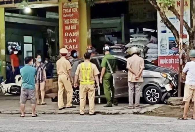 Tin tức tai nạn giao thông hôm nay 18/5/2021: Xe lu tông tử vong nữ công nhân đang làm đường 3