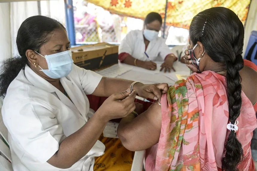Covid-19: Ấn Độ lên kế hoạch tăng cường sản xuất vắc-xin lên gấp 3 lần 