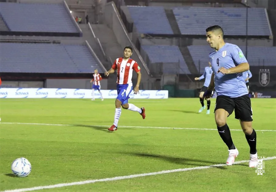 Uruguay để Paraguay cầm hòa 0-0