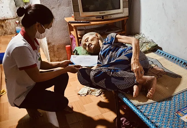 Nghĩa cử cao đẹp trong mùa đại dịch - Thời sự 5g30 14/6/2021 2