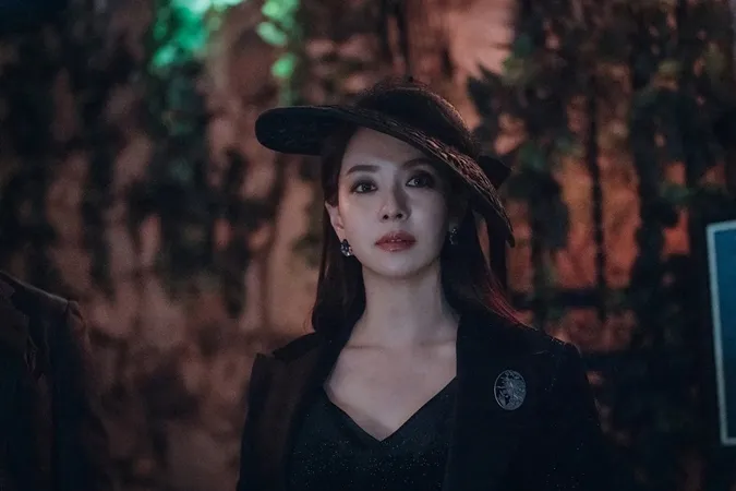 Song Ji Hyo hóa phù thủy vừa sang vừa ác trông phim mới khiến fan rần rần 4