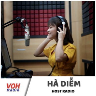Host trẻ tiếp cận Radio Multimedia 11
