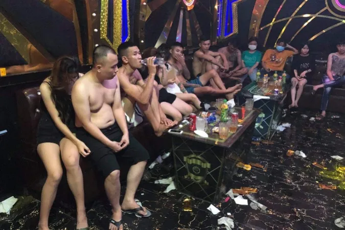 Tin tức pháp luật hôm nay 22/6/2021: 23 người mở 'tiệc ma tuý' trong phòng karaoke mừng sinh nhật 1