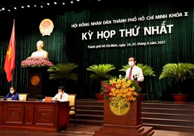 Bí thư Thành ủy TPHCM Nguyễn Văn Nên phát biểu tại kỳ họp. Ảnh: SGGP