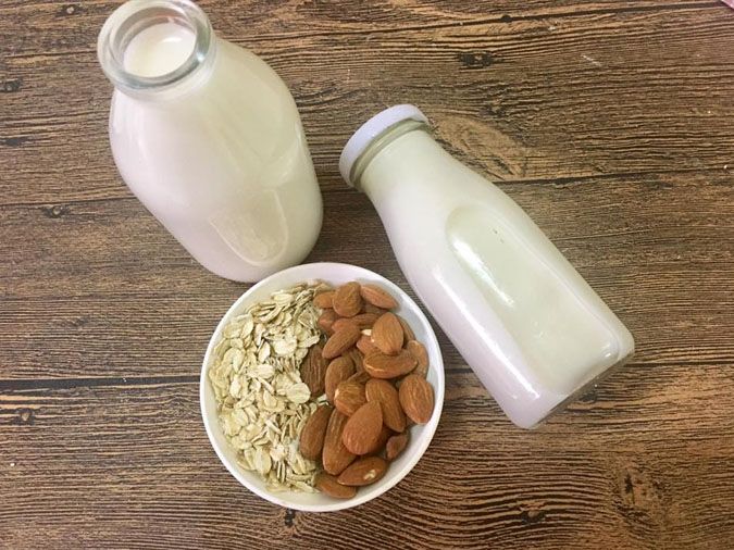 5-cong-thuc-lam-sua-hanh-nhan-beo-ngay-thom-ngon-bo-duong-voh-4