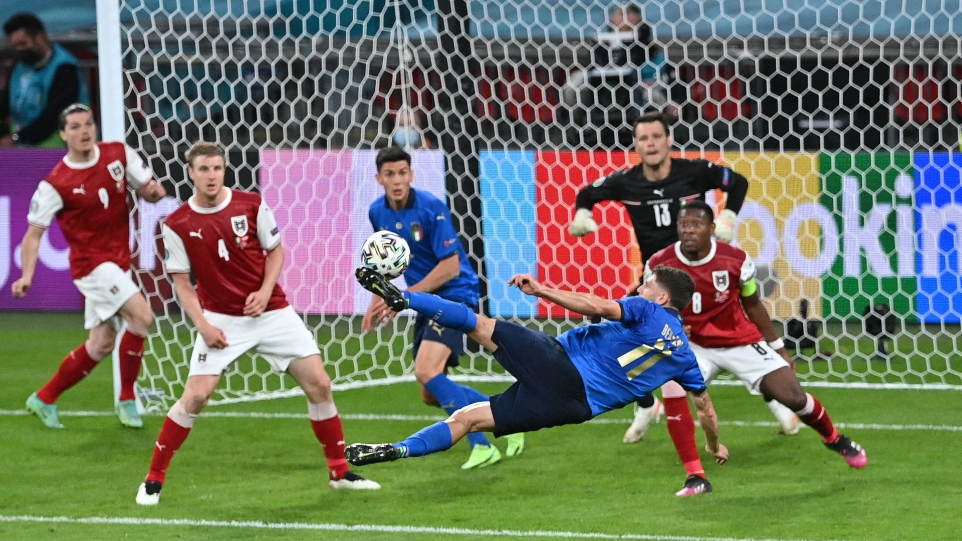 EURO 2020: Italia nhọc nhằn hạ Áo - Đan Mạch hủy diệt Wales tại vòng 1/8