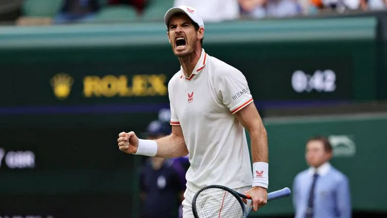Wimbledon 2021: Djokovic mở màn bằng một set thua - Tsitsipas dừng bước ngay vòng 1
