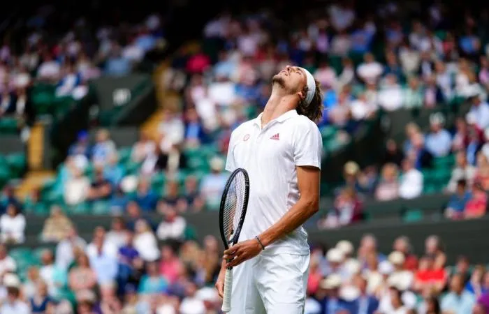Wimbledon 2021: Federer xô đổ kỷ lục của Rosewall - Djokovic dễ dàng vào tứ kết