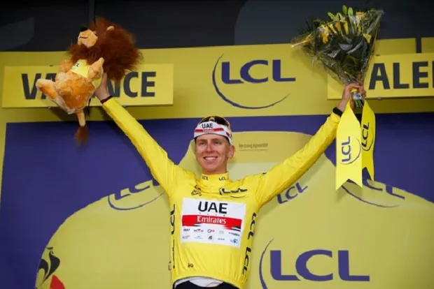 Tour de France 2021: Về nhất chặng 10, “Thần gió” Mark Cavendish lần thứ ba thắng chặng