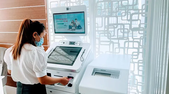 Kienlongbank triển khai hệ thống máy giao dịch tự động thế hệ mới STM 2