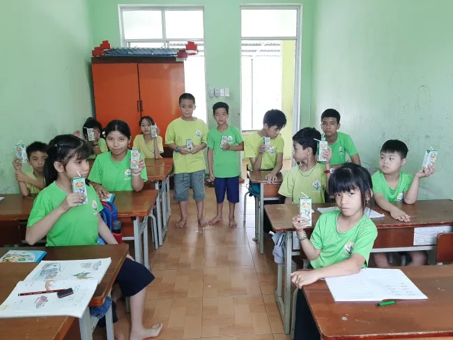 Quỹ sữa Vươn cao Việt Nam mang lại nụ cười hạnh phúc cho trẻ thơ trong mùa dịch 5