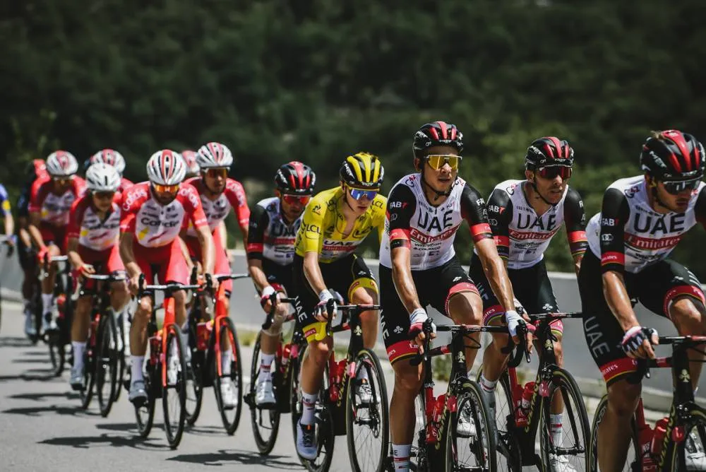 Tour de France 2021: Sepp Kuss về nhất chặng 15 - Áo chấm đỏ tiếp tục có chủ mới