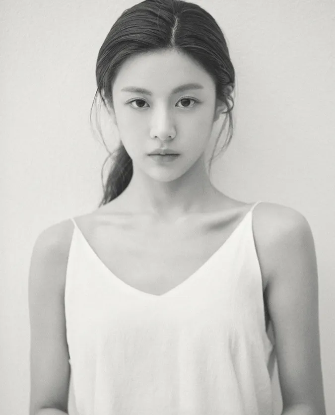 Jisoo (BLACPINK), Kim Yoo Jung và những nữ diễn viên có ảnh profile đẹp nhất 10