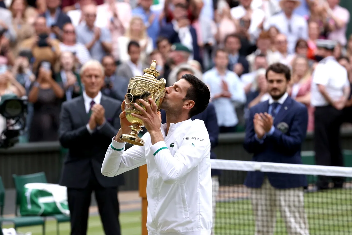 Wimbledon 2021: Novak Djokovic cân bằng kỷ lục 20 Grand Slam của Roger Federer và Rafael Nadal