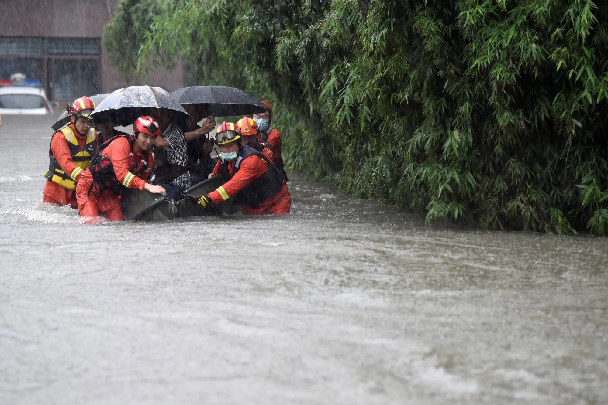 Trung Quốc: Hàng ngàn người sơ tán vì lũ lụt nghiêm trọng ở Tứ Xuyên