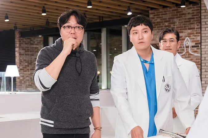 Phim của đạo diễn Shin Won Ho: Ngoài Hospital Playlist còn có những tác phẩm nào? 5