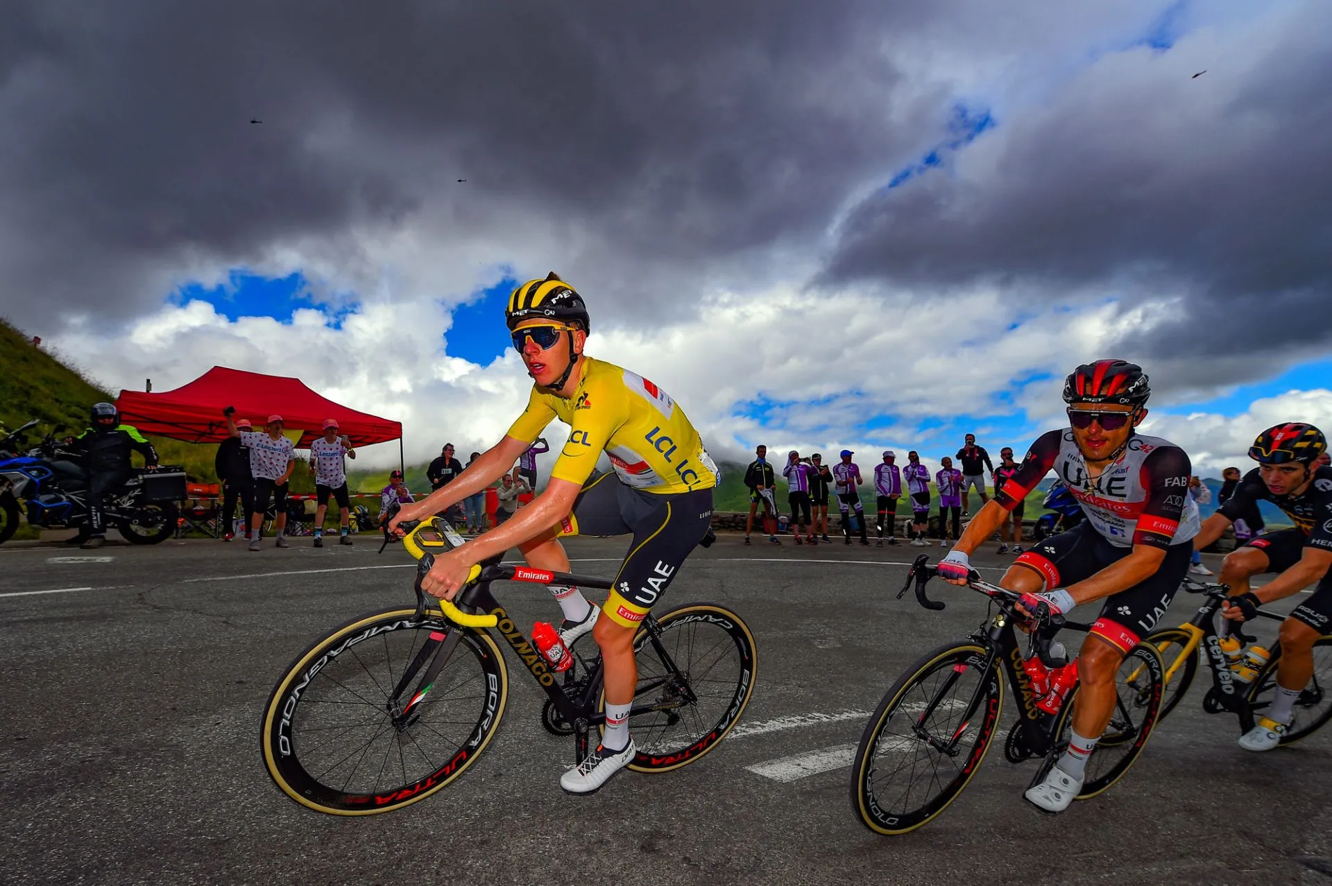 Tour de France 2021: ĐKVĐ Tadej Pogacar về nhất chặng 17