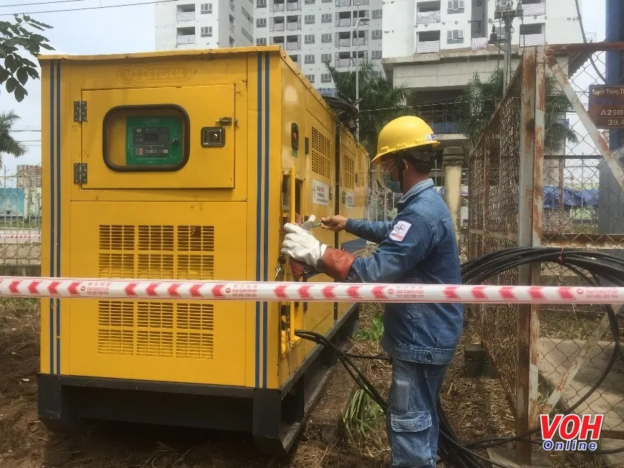Cung cấp điện cho bệnh viện dã chiến quận 7
