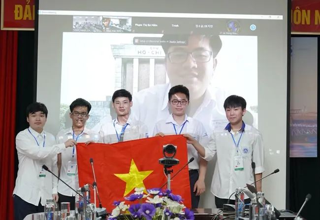 Việt Nam có một huy chương vàng duy nhất kỳ thi Olympic toán quốc tế 2021 1