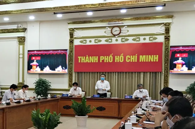 Quang cảnh tại điểm cầu UBND Thành phố