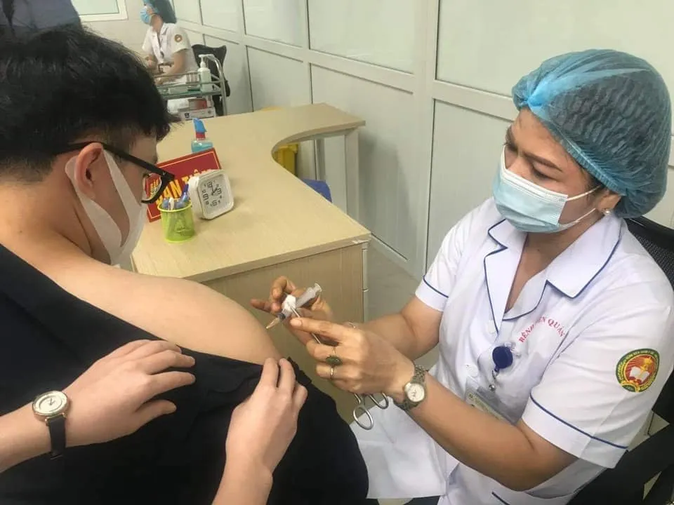 Ngày 27/7, có 230 người tiêm tiêm thử nghiệm vắc xin phòng COVID-19 Nano Covax mũi 2 giai đoạn 3 1