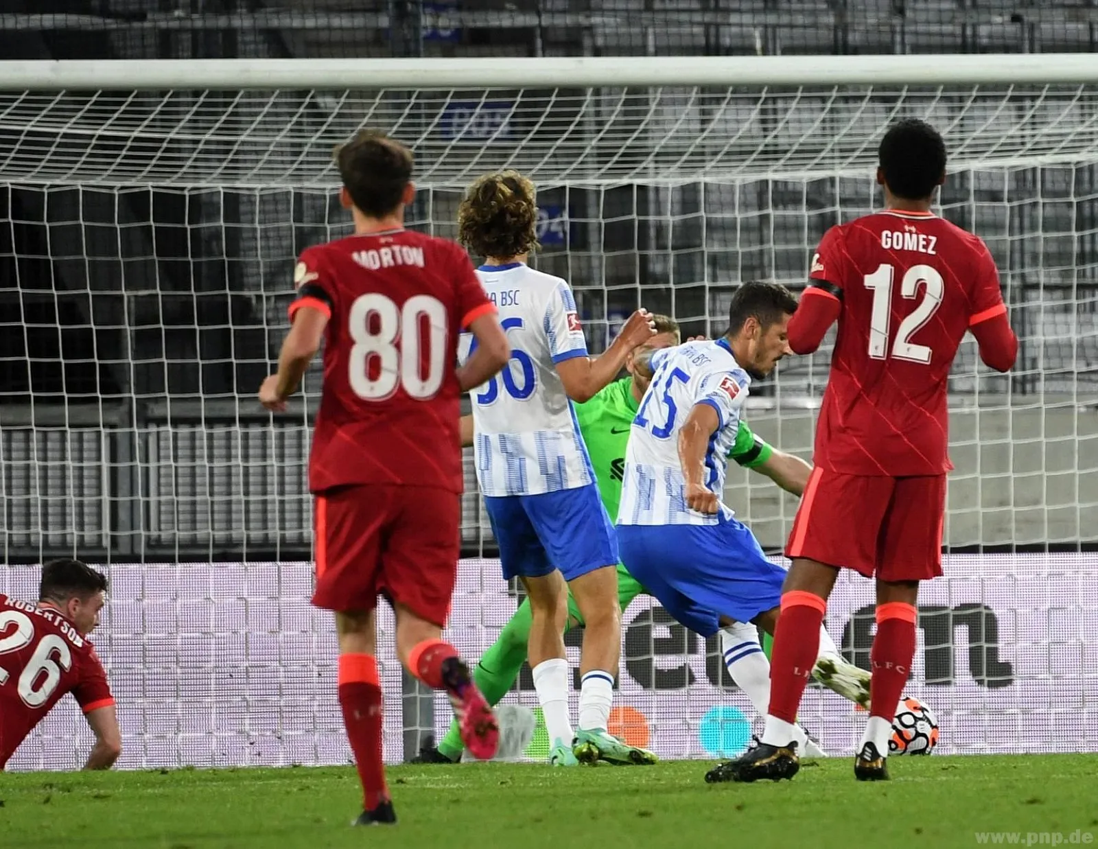 Liverpool bại trước Hertha Berlin ngày Van Dijk tái xuất