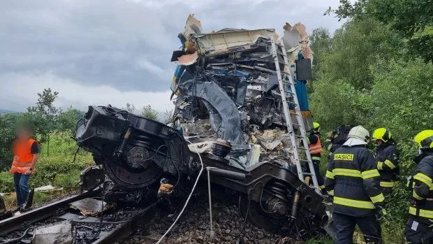 Tai nạn đường sắt nghiêm trọng ở CH Séc, hàng chục người thương vong
