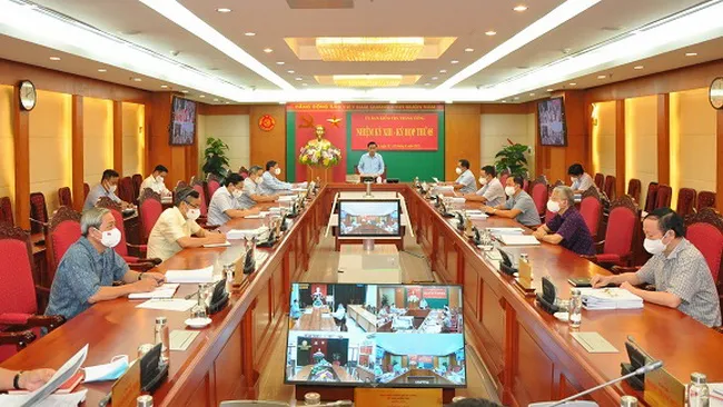 Ủy ban Kiểm tra Trung ương kỷ luật, đề nghị kỷ luật nhiều cựu quan chức Hà Nội, TPHCM 1