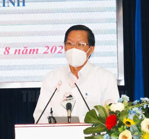 Phó Bí thư Thường trực Thành ủy TPHCM Phan Văn Mãi phát biểu tại buổi lễ.