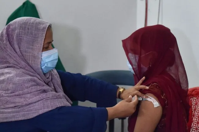 Hơn 3 triệu người được tiêm chủng vắc xin Covid-19 trên khắp Bangladesh. 