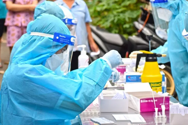 Tin Covid-19: Thêm hơn 400.000 liều vắc xin về Việt Nam | TPHCM ghi nhận 69 F0 là người lang thang
