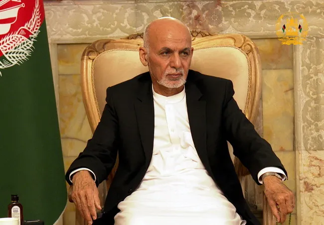Cựu Tổng thống Afghanistan Ghani trốn chạy khỏi đất nước do bị 