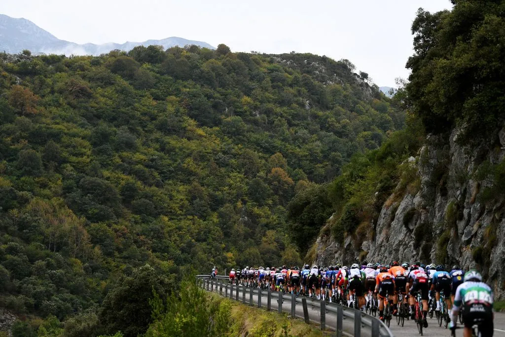 Vuelta a Espana 2021: Thắng chặng 17, Primoz Roglic đòi lại áo đỏ 