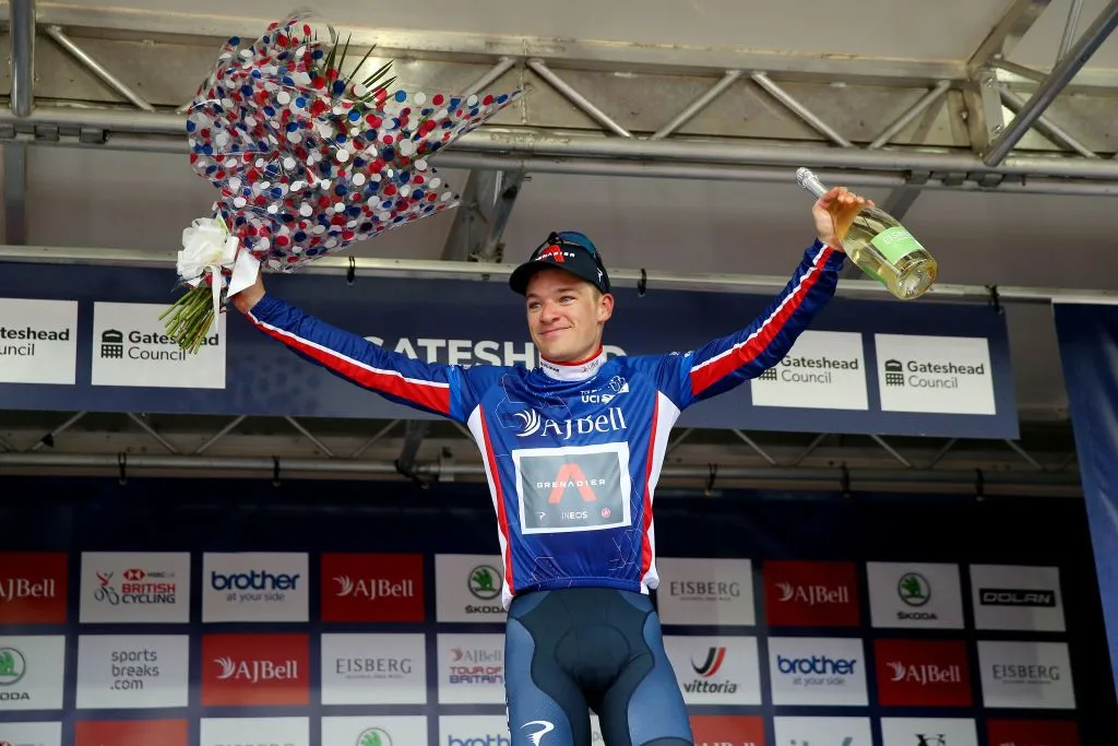 Tour of Britain 2021: Wout Van Aert chưa đòi lại được áo xanh dương dù về nhất chặng 6