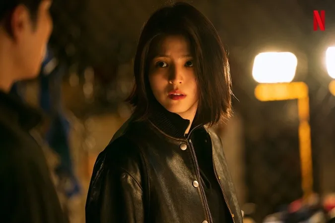 Han So Hee thoát mác ‘bánh bèo’, đánh đấm cực ngầu trong phim mới My Name 6