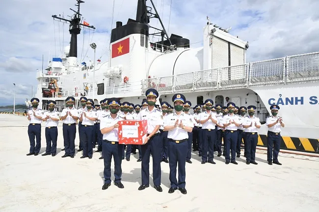 Đoàn công tác của Bộ Tư lệnh Cảnh sát biển thăm và kiểm tra Vùng Cảnh sát biển 3 1