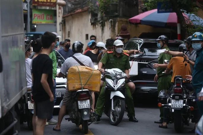 Tin tức pháp luật hôm nay 16/9/2021: Bắt nhóm mua bán ma túy qua Zalo, giao hàng bằng taxi công nghệ 3