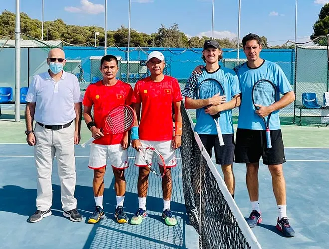 Tuyển quần vợt Việt Nam thắng nghẹt thở tại Davis Cup