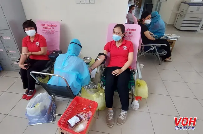 Đông đảo cán bộ công chức, viên chức hưởng ứng hiến máu nhân đạo 2