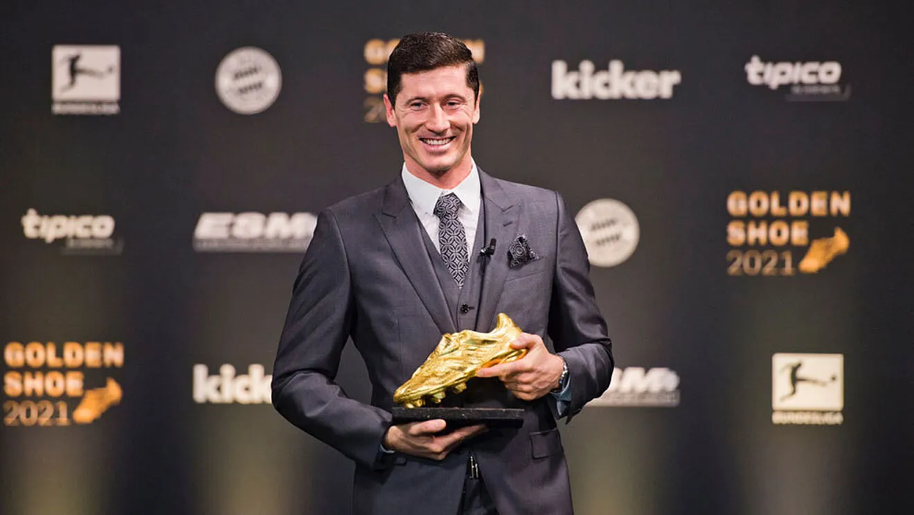 Tin bóng đá: Lewandowski nhận giải thưởng Chiếc giày vàng châu Âu