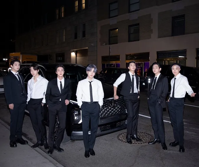 V (BTS) gây tranh cãi vì không đeo khẩu trang trên đường phố New York 3