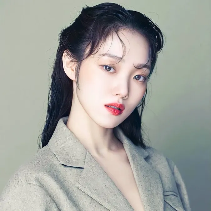 Nữ diễn viên Lee Yoo Mi phim Squid Game gây chú ý vì ngoại hình giống Sulli và Lee Sung Kyung 10