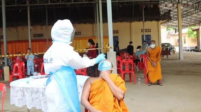 Campuchia: Phát hiện 52 nhà sư dương tính với COVID-19 2