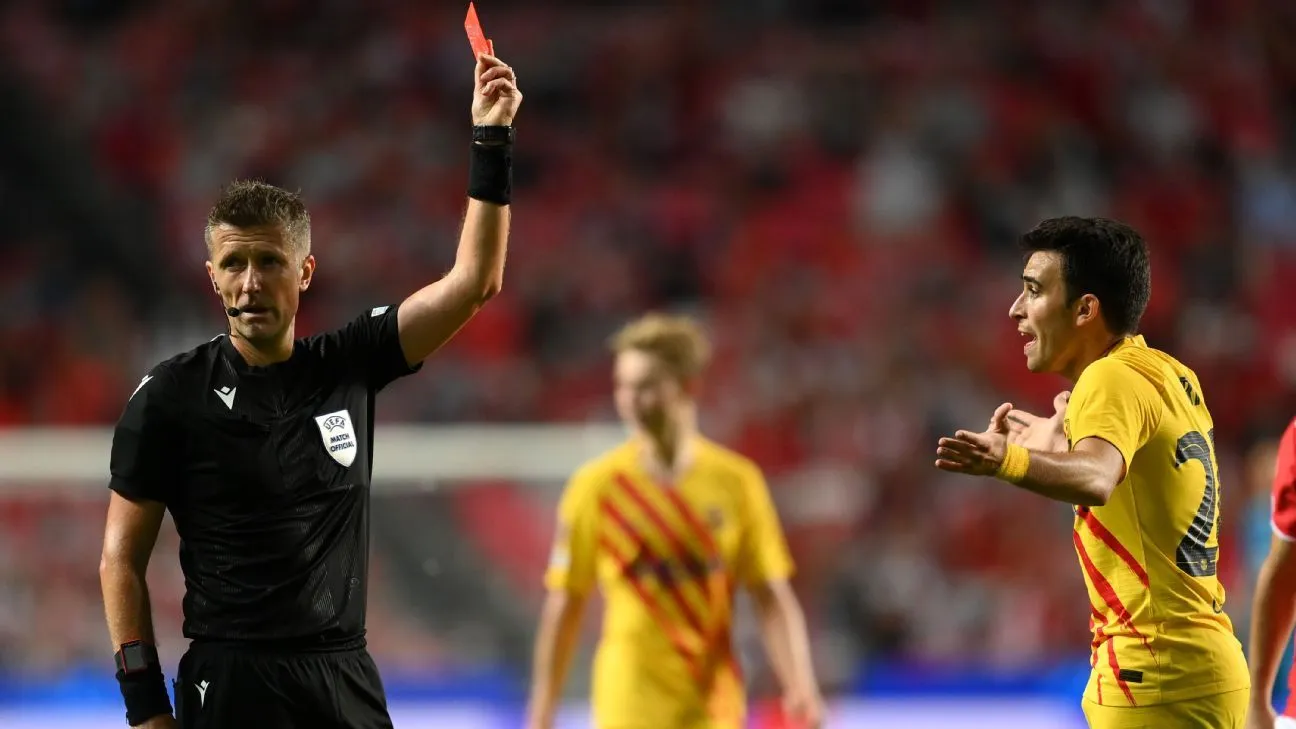 Diễn biến chính trận Benfica 3-0 Barcelona - Cup C1 2021/22